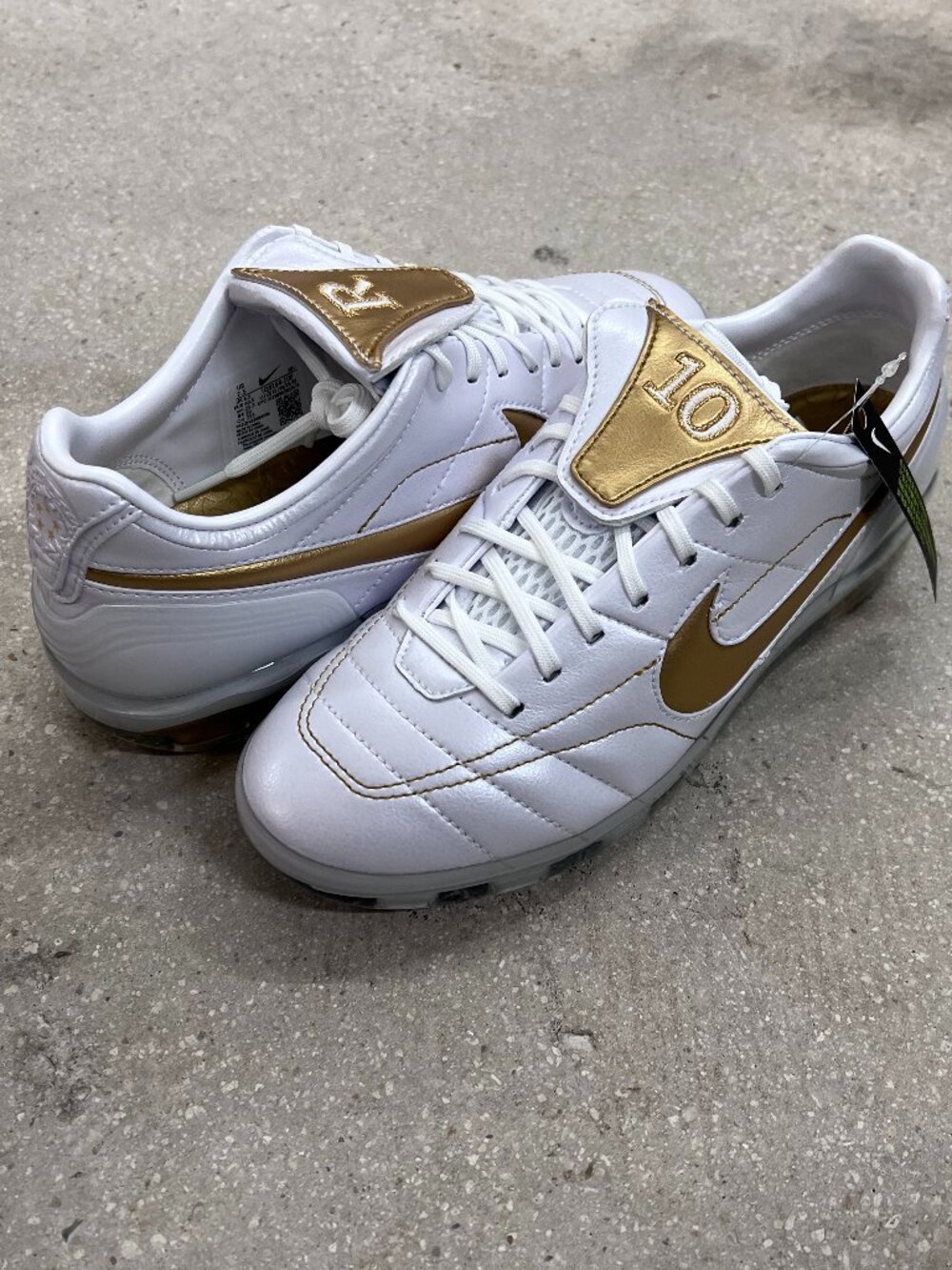 Nike Cryoshot Tiempo Legend Ronaldinho Touch of Gold Men's IQ8164 100 - New